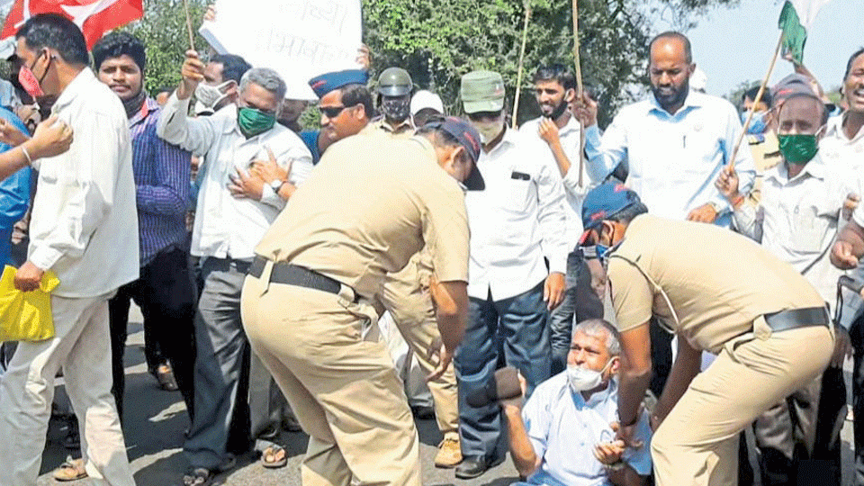 ‘दिल्ली’आंदोलनात स्वाभिमानीची उडी