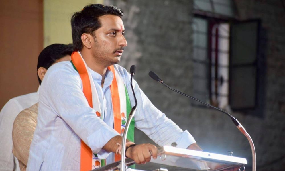 पार्थच्या खांद्यावर पिंपरी चिंचवडीची जबाबदारी पार्थच्या खांद्यावर पिंपरी चिंचवडीची जबाबदारी