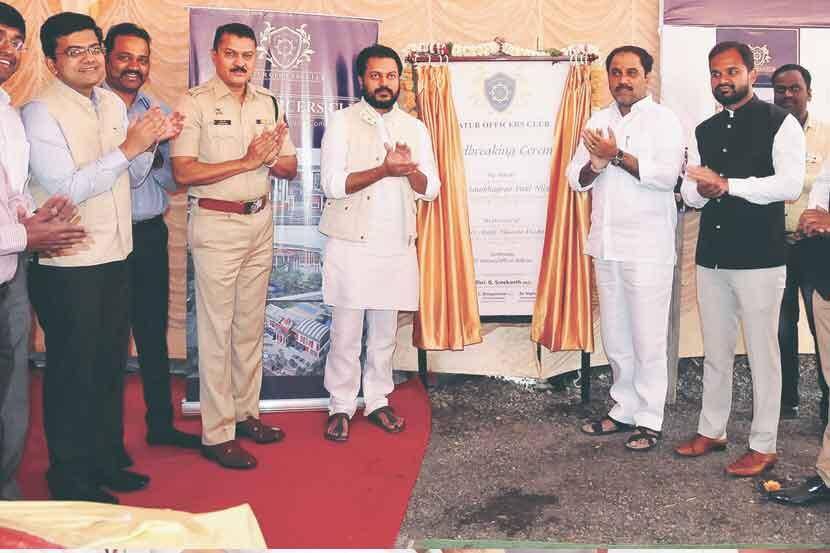 लातूरात फडणवीस, देशमुख अन शिवसेनेत फिक्सिंग? लातूरात फडणवीस, देशमुख अन शिवसेनेत फिक्सिंग?