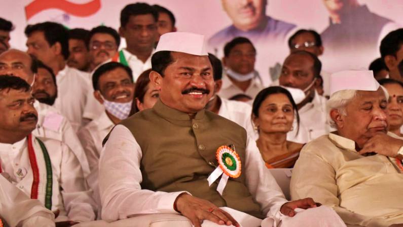 पदभार स्विकारताच नानांनी दिला नवा नारा पदभार स्विकारताच नानांनी दिला नवा नारा