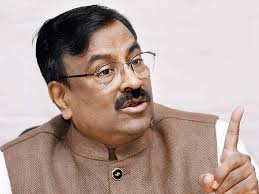 विधानसभेत हक्कभंग आणणार’, मुनगंटीवारांचा निर्वाणीचा इशारा विधानसभेत हक्कभंग आणणार’, मुनगंटीवारांचा निर्वाणीचा इशारा