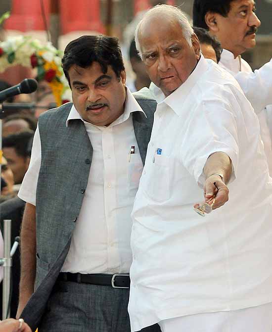 गडकरींनी पुढाकार घेतल्यास मार्ग निघण्याची शक्यता – शरद पवार गडकरींनी पुढाकार घेतल्यास मार्ग निघण्याची शक्यता – शरद पवार